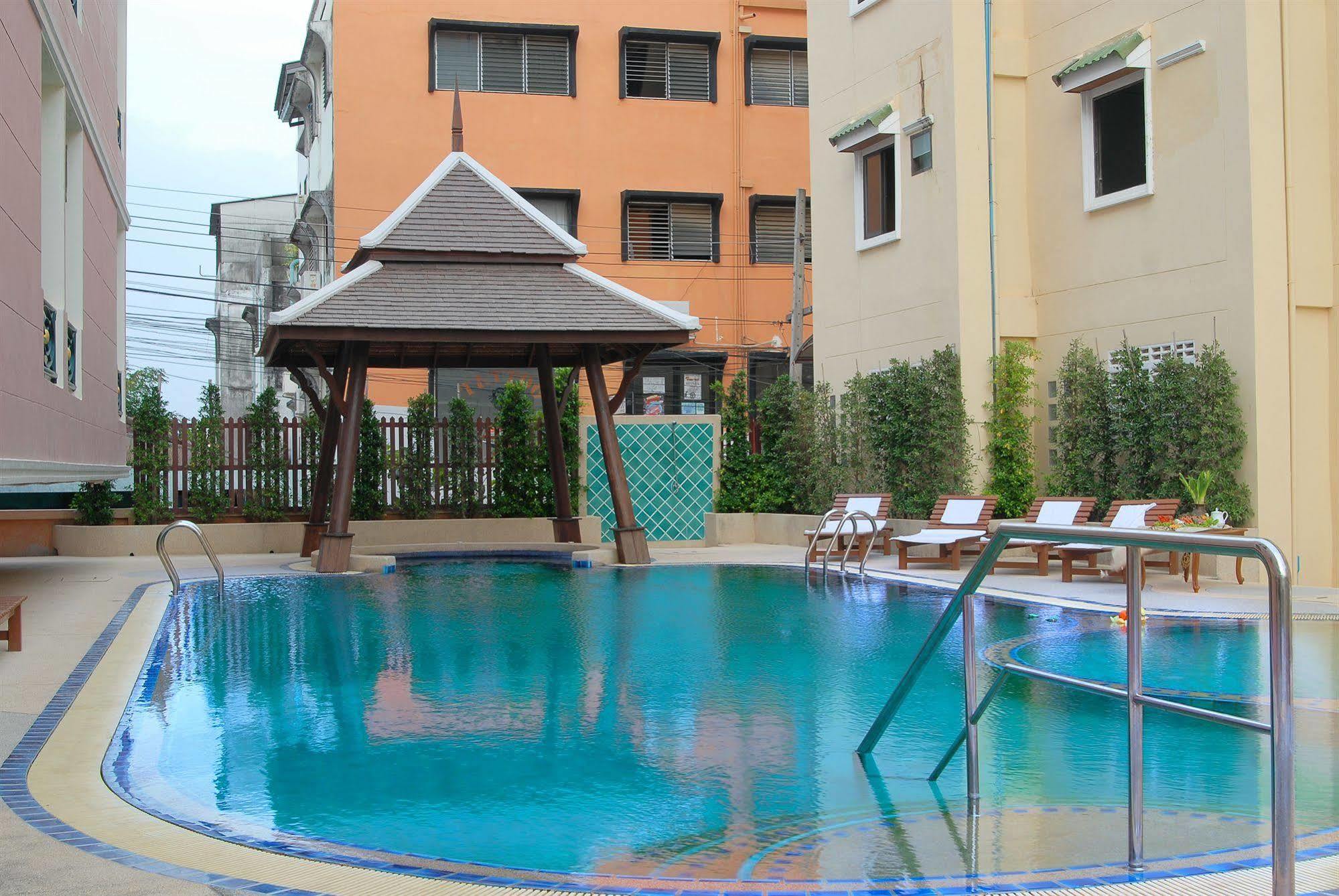 Golden Villa Pattaya Exterior photo